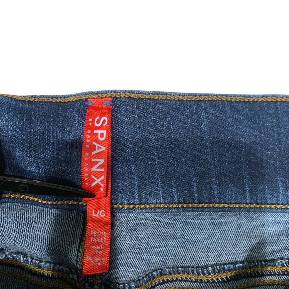 SPANX Womens Large 14 Petite Pull On Shaping Denim Jeggings Raw Hem Ankle Jeans - Picture 3 of 10
